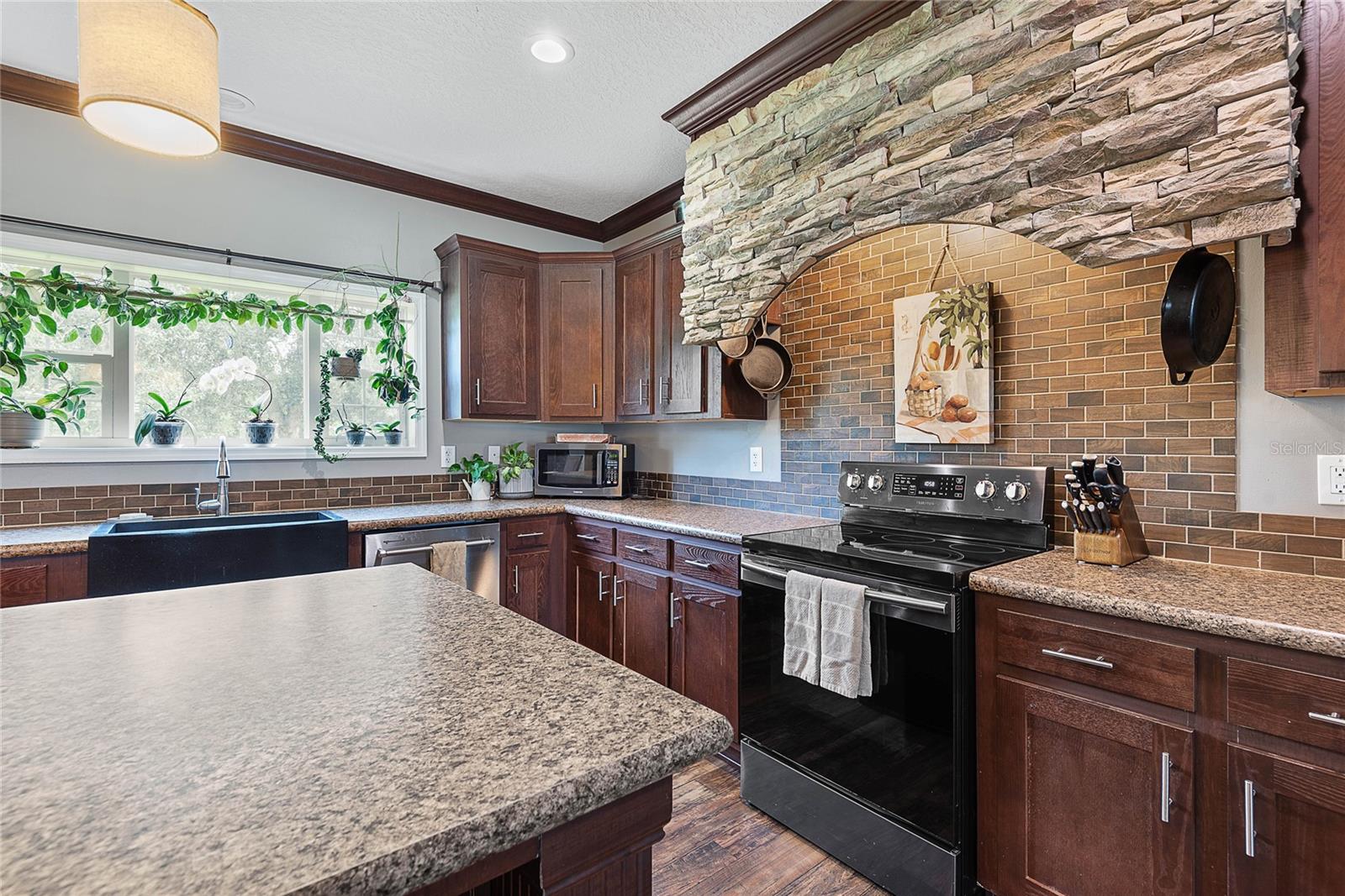 Image 18 of 79 For 5735 Buckeye Lane