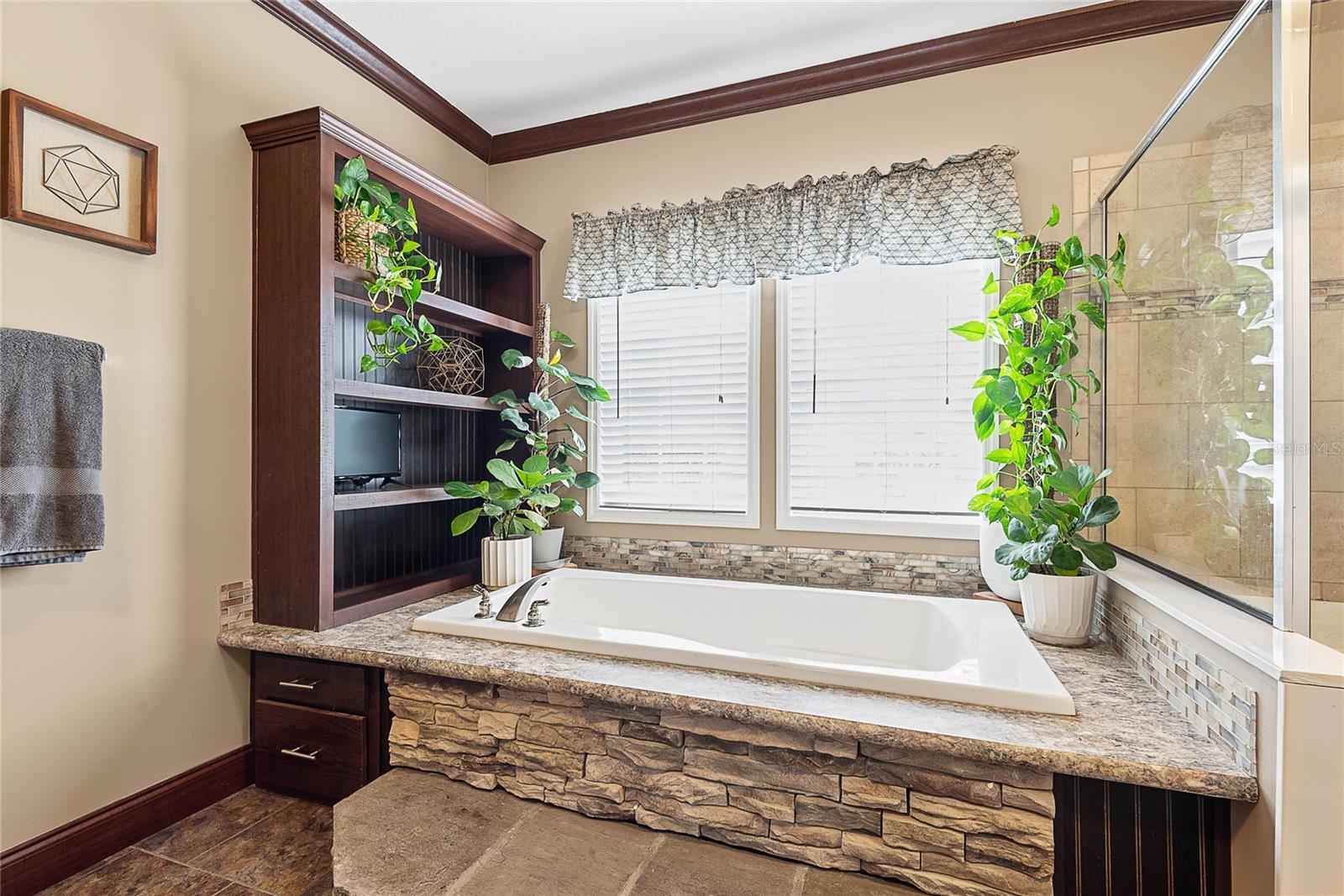 Image 36 of 79 For 5735 Buckeye Lane