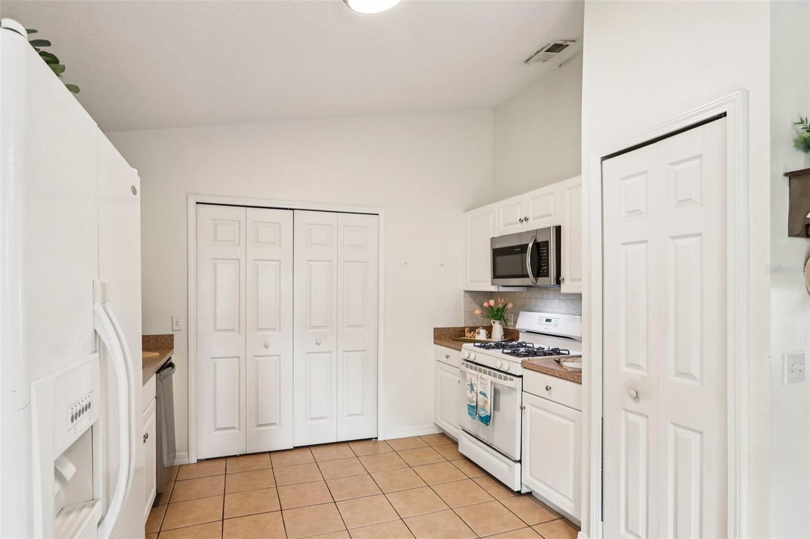 Image 11 of 28 For 361 Crescent Boulevard