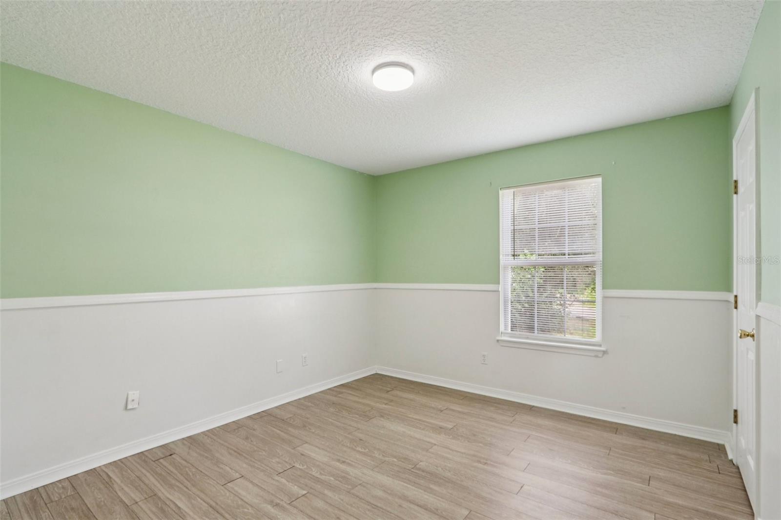 Image 18 of 28 For 361 Crescent Boulevard