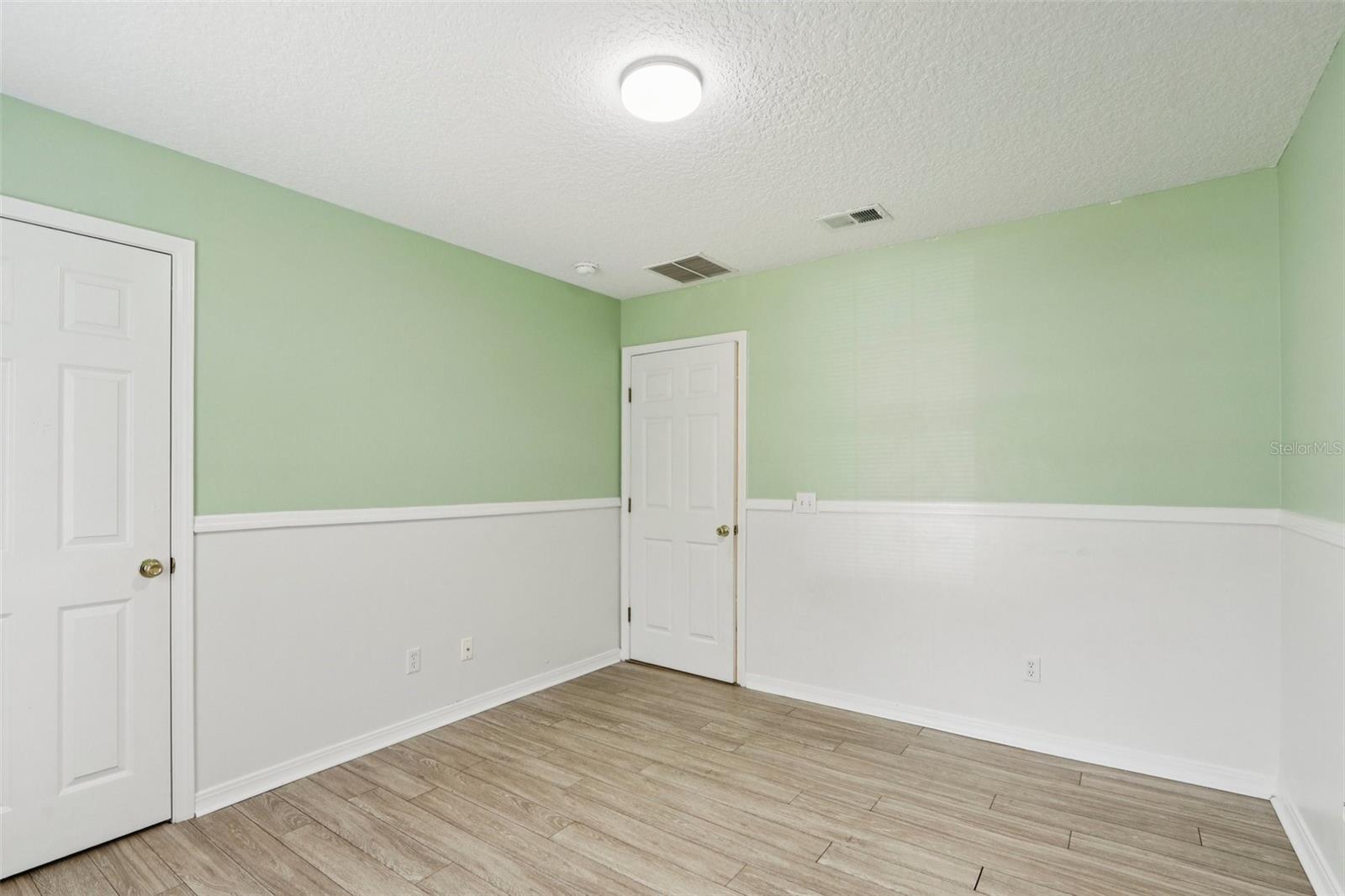 Image 19 of 28 For 361 Crescent Boulevard