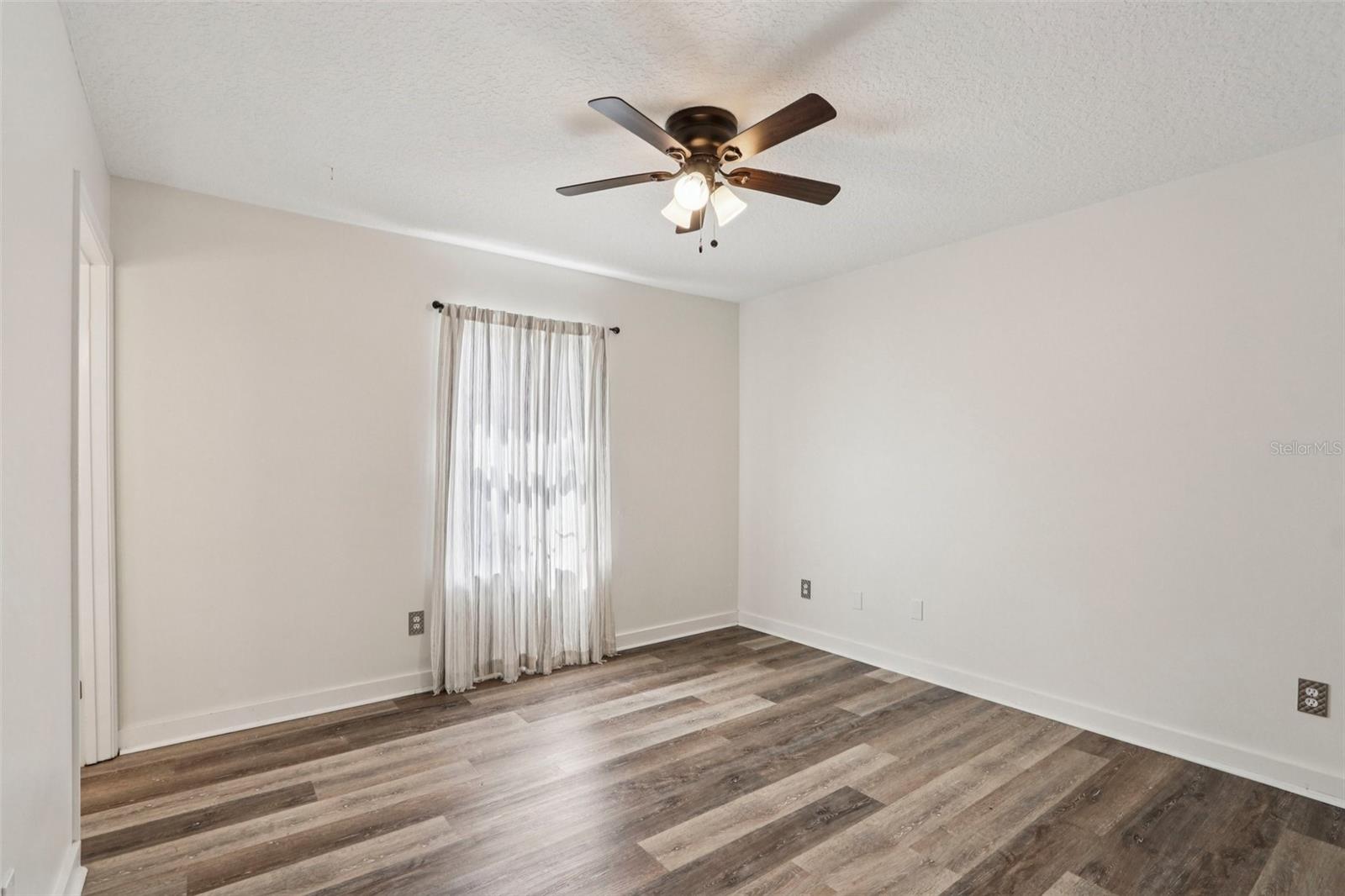 Image 20 of 28 For 361 Crescent Boulevard