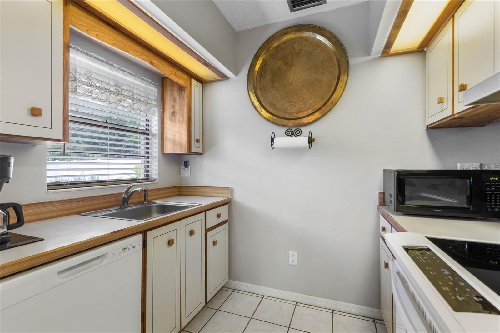 Image 15 of 45 For 13 Beauford Lane