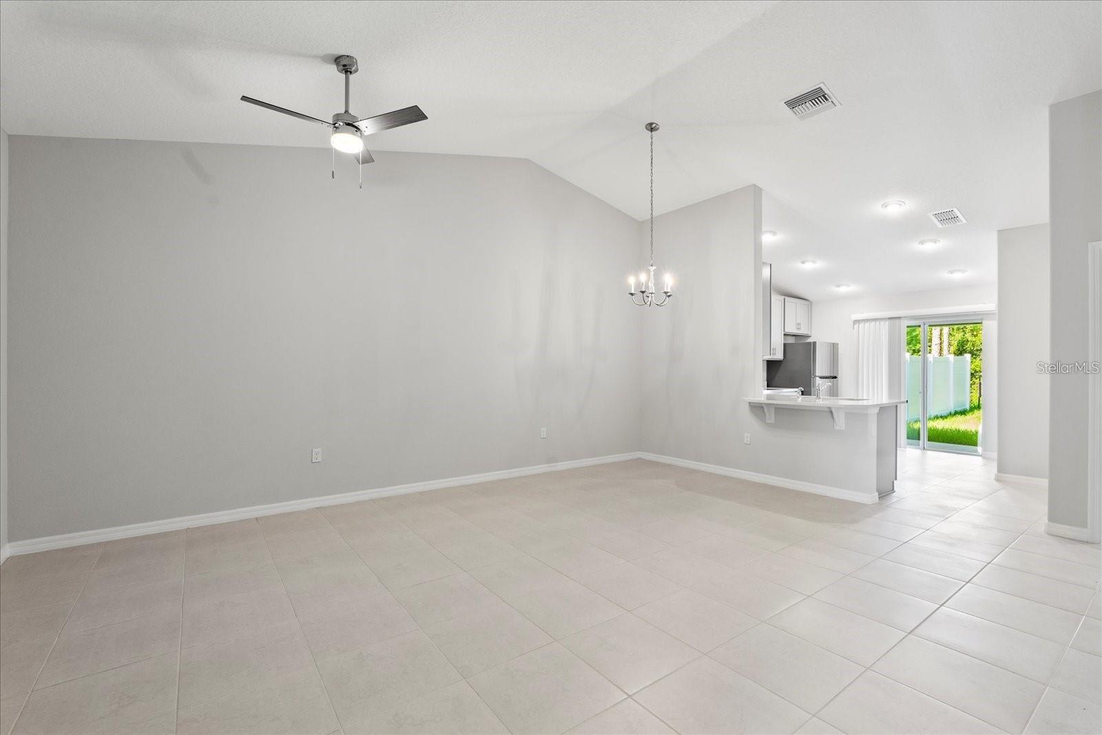 Image 3 of 14 For 31 Secretary Trail A