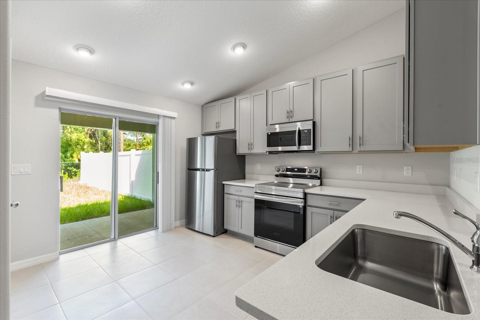 Image 9 of 14 For 31 Secretary Trail A