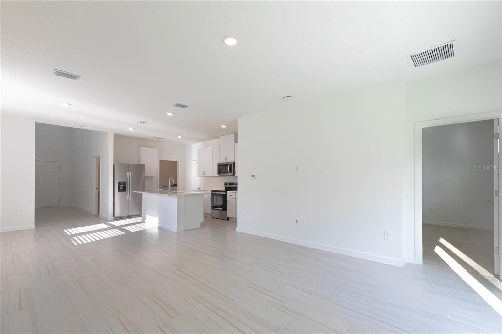 Image 4 of 24 For 21 Dilly Court