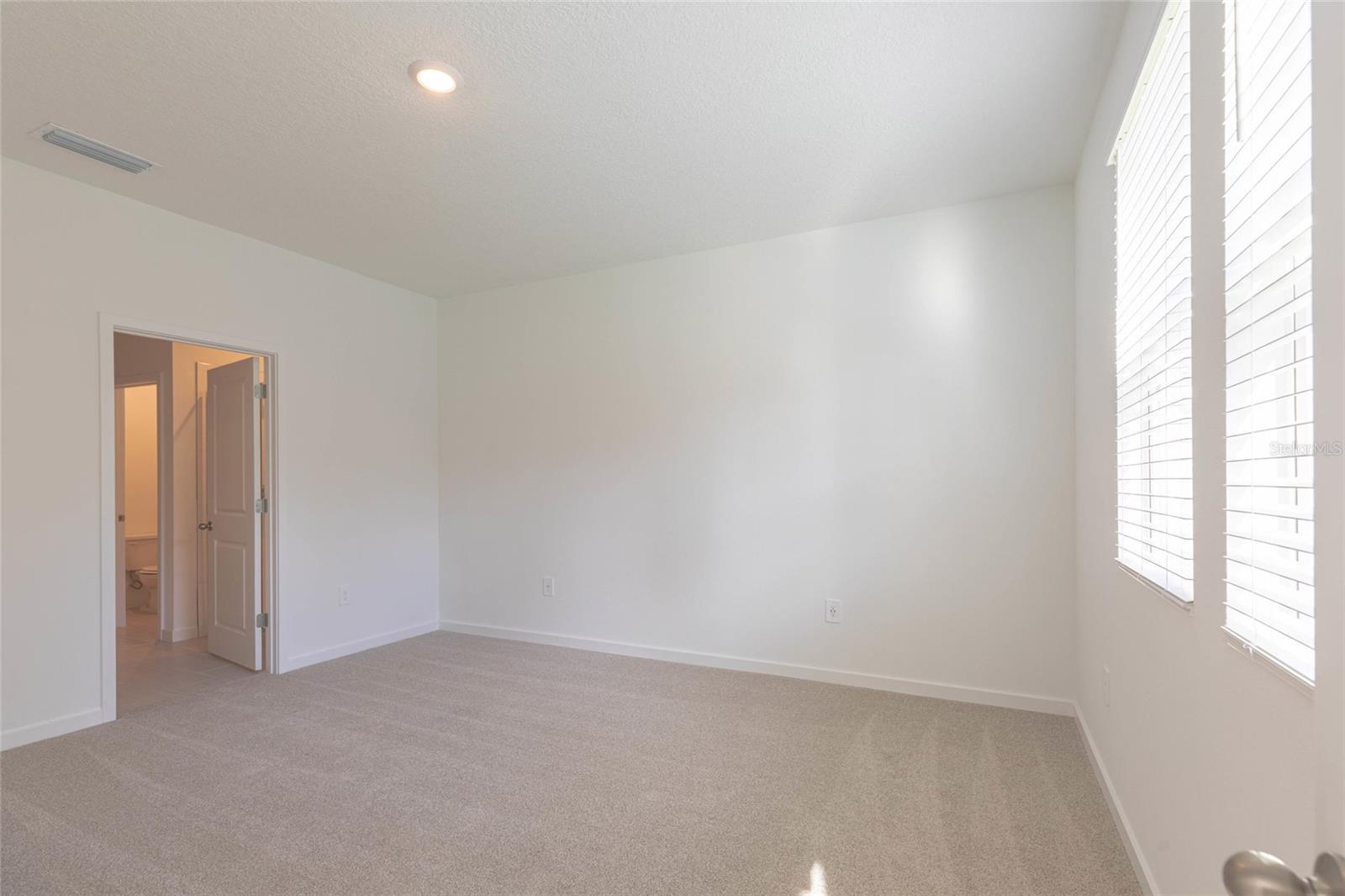 Image 5 of 24 For 21 Dilly Court