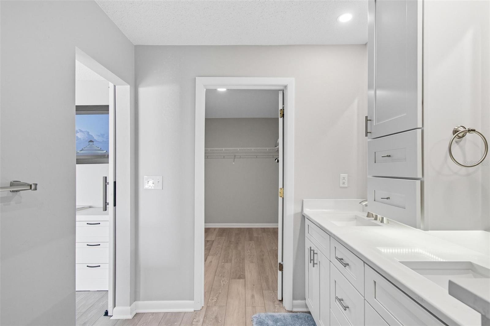 Image 30 of 62 For 53 Cochise Court