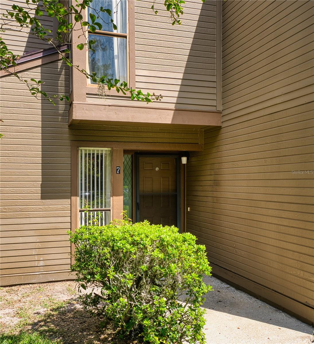 Image 2 of 44 For 7 Surrey Court