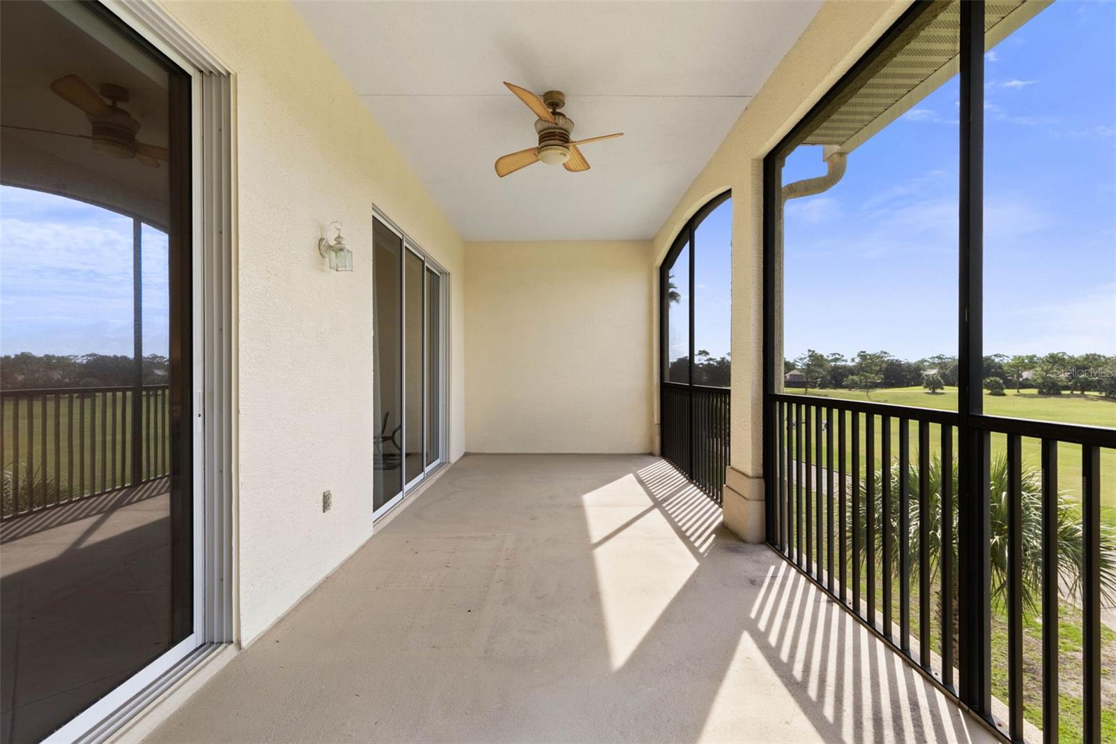 Image 20 of 71 For 200 Riverfront Drive B303