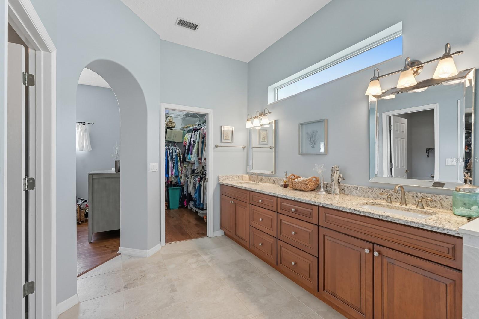 Image 33 of 46 For 20 Wood Center Lane