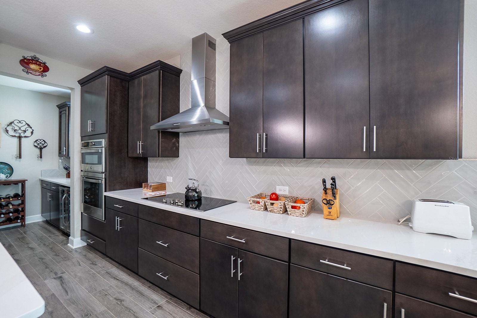 Image 10 of 42 For 9 Los Lagos Boulevard