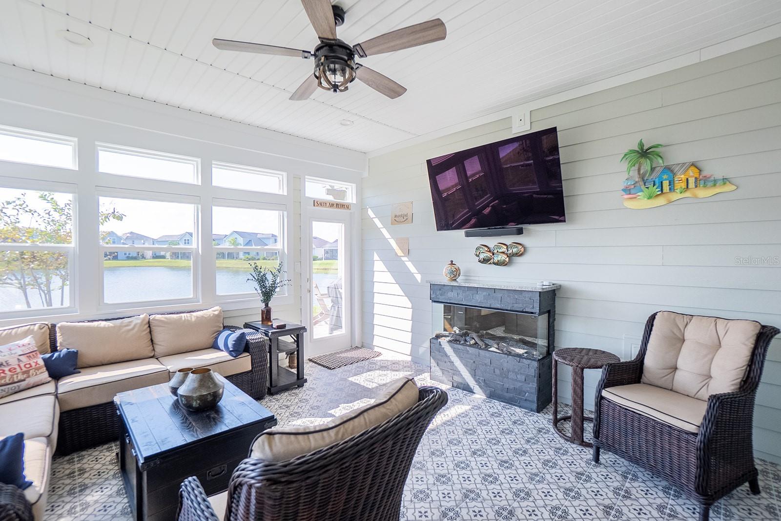 Image 15 of 42 For 9 Los Lagos Boulevard