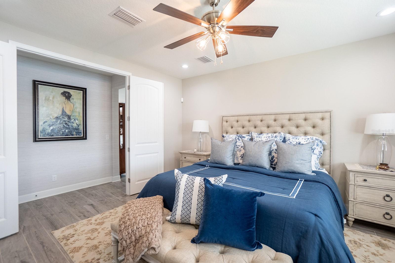 Image 18 of 42 For 9 Los Lagos Boulevard