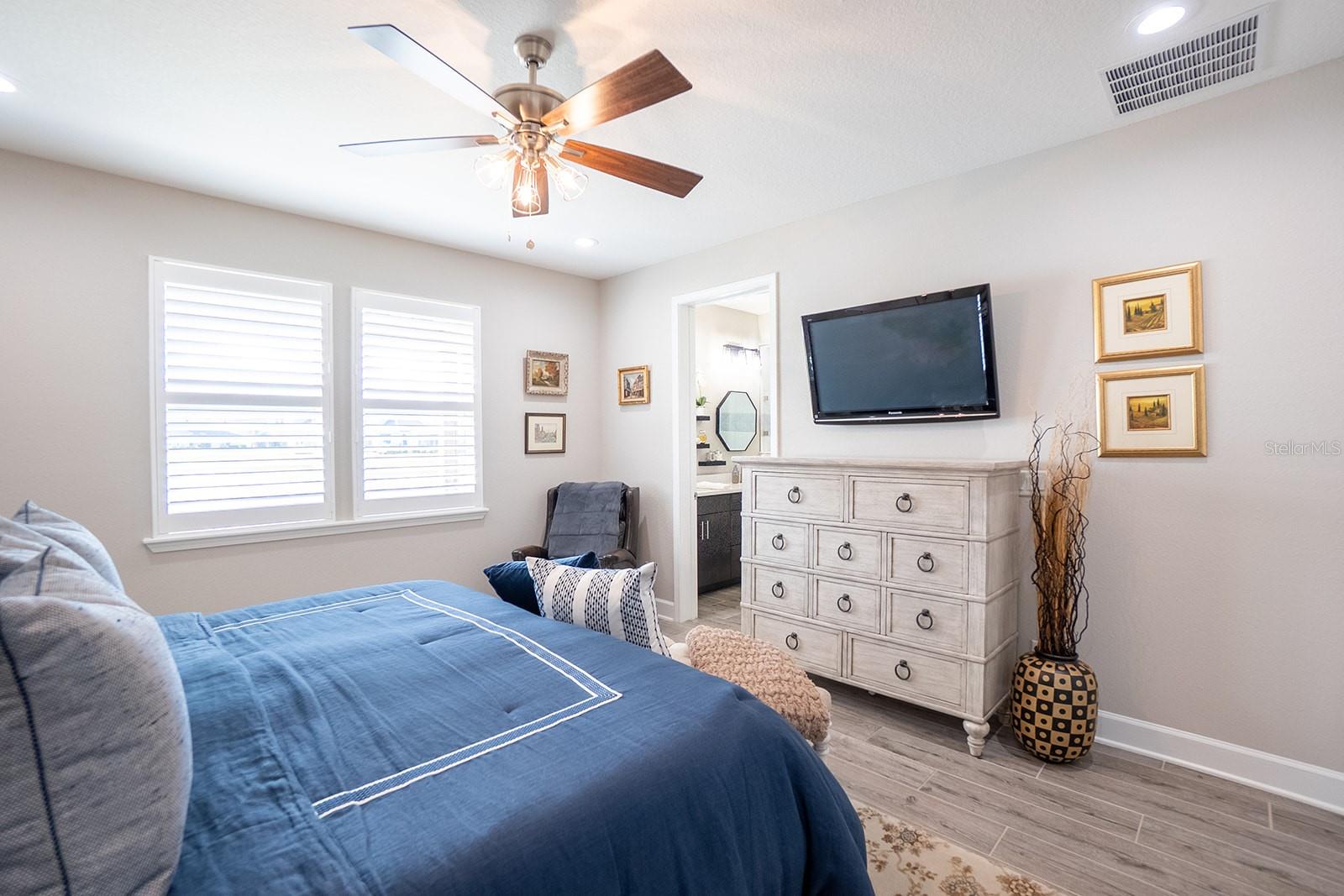 Image 20 of 42 For 9 Los Lagos Boulevard