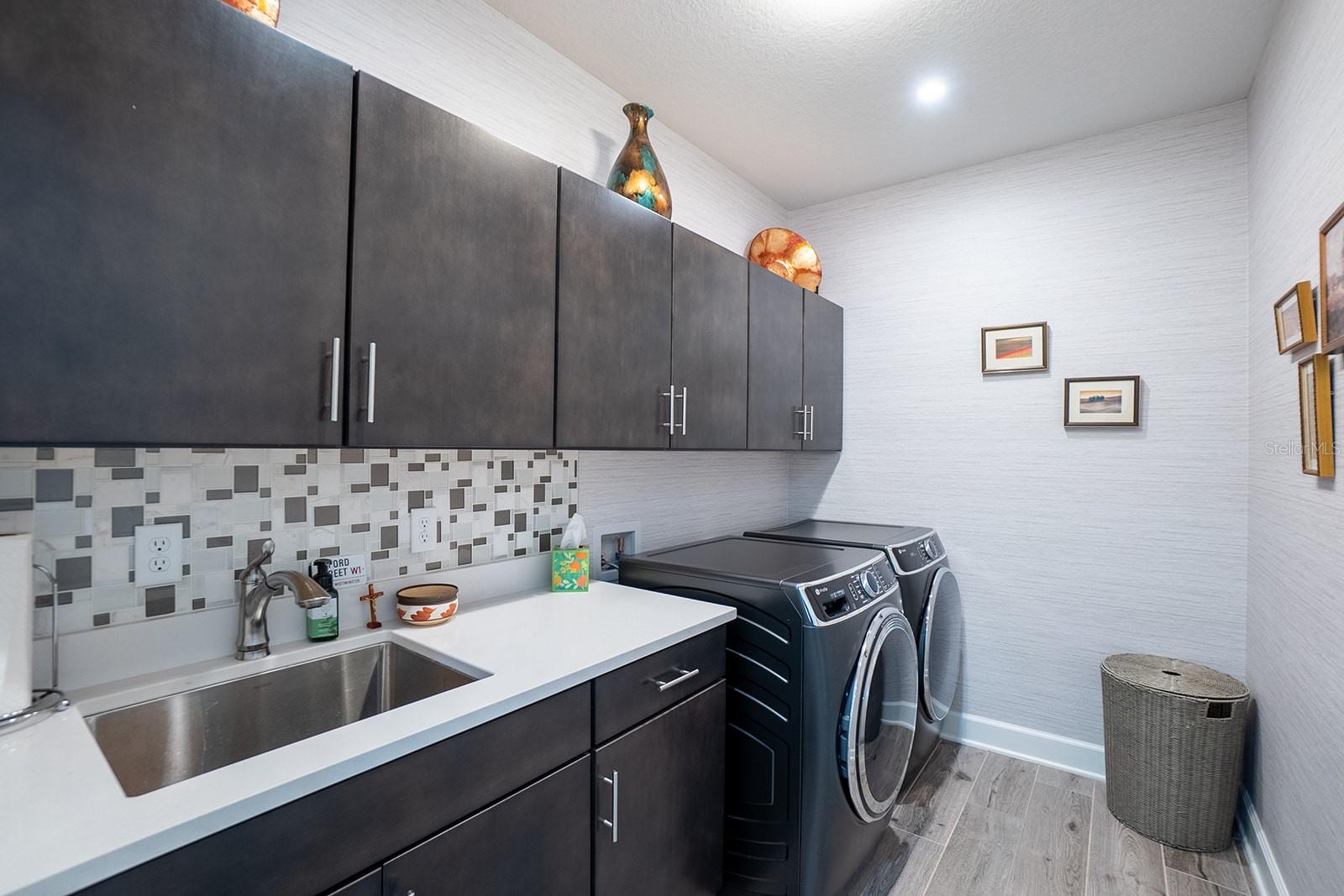 Image 25 of 42 For 9 Los Lagos Boulevard