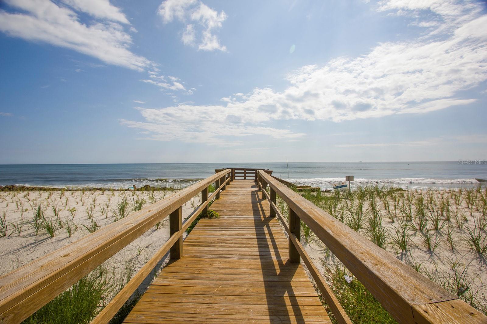 Image 35 of 42 For 9 Los Lagos Boulevard