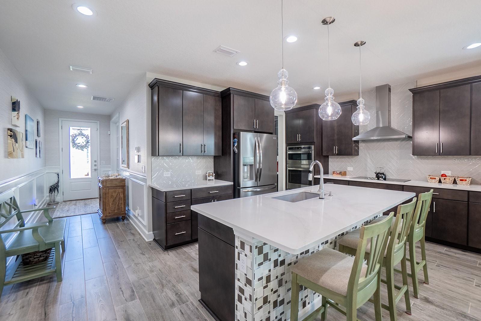 Image 5 of 42 For 9 Los Lagos Boulevard