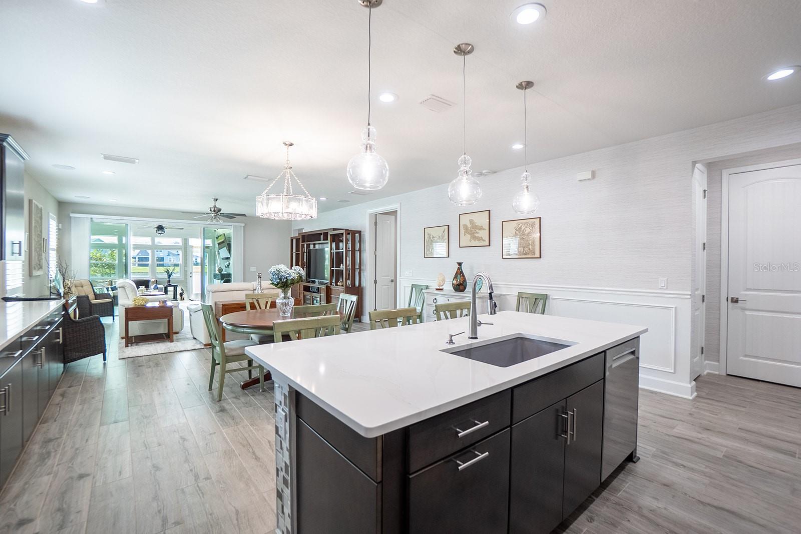 Image 6 of 42 For 9 Los Lagos Boulevard