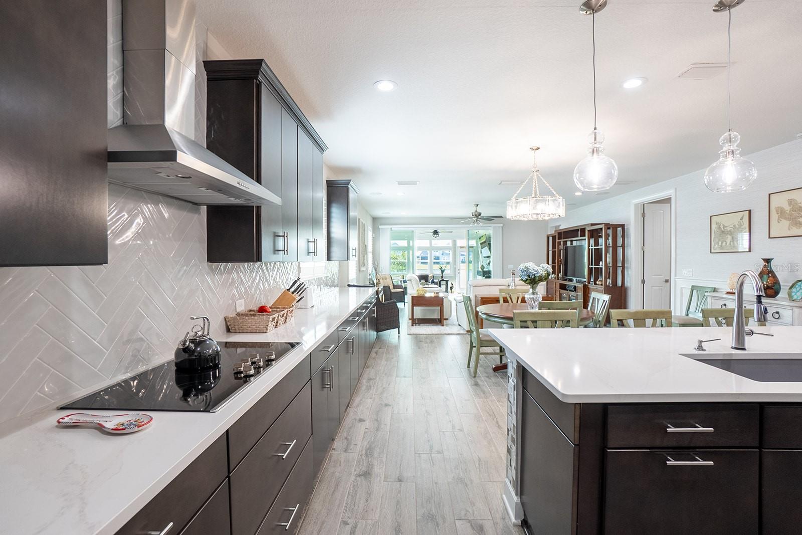 Image 7 of 42 For 9 Los Lagos Boulevard