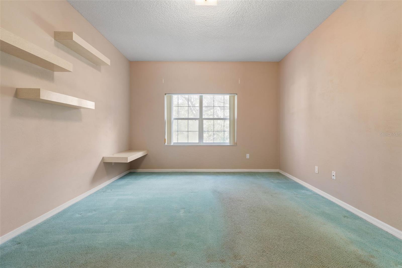 Image 22 of 51 For 8 Montauk Lane