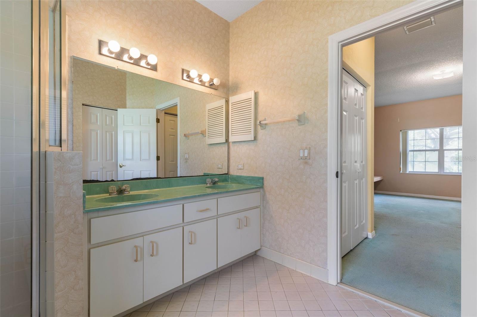 Image 26 of 51 For 8 Montauk Lane