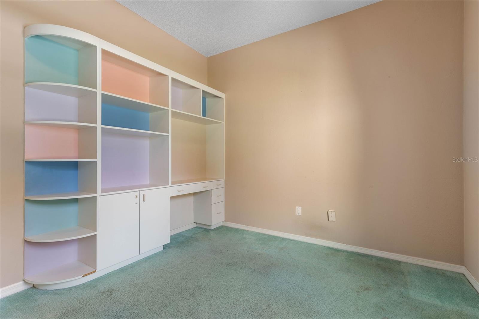 Image 28 of 51 For 8 Montauk Lane