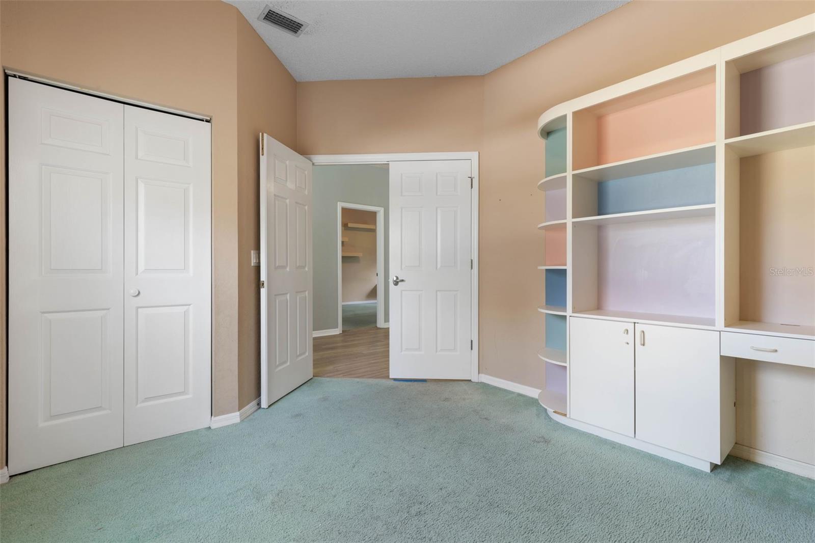 Image 29 of 51 For 8 Montauk Lane