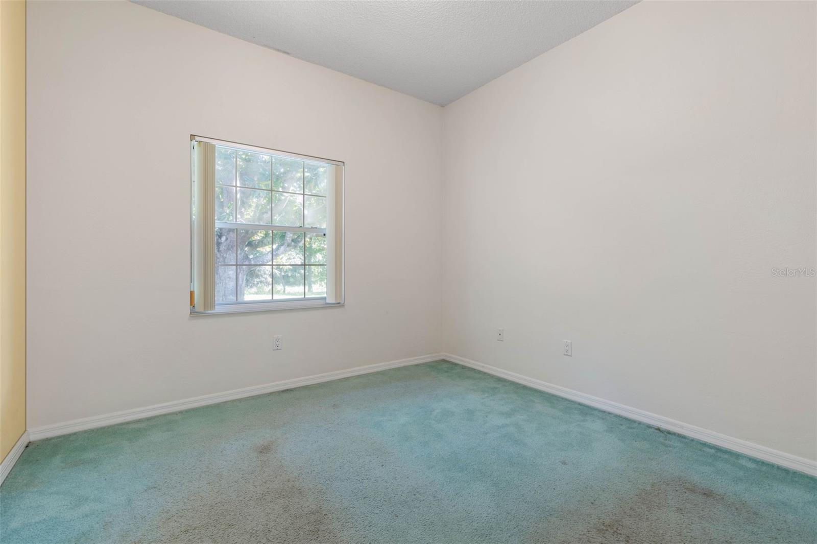 Image 30 of 51 For 8 Montauk Lane