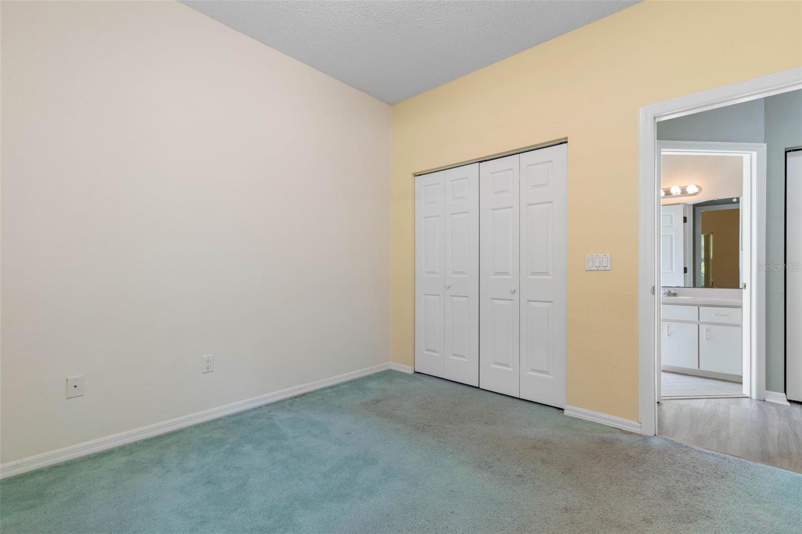 Image 31 of 51 For 8 Montauk Lane