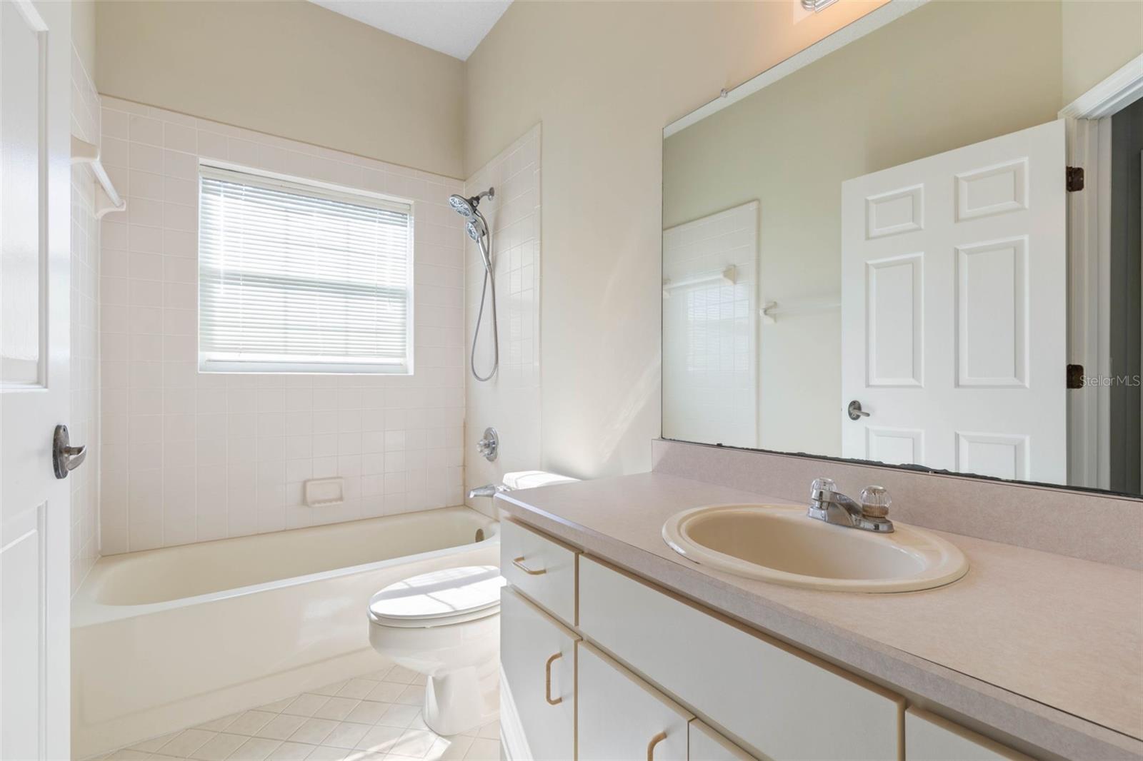 Image 33 of 51 For 8 Montauk Lane