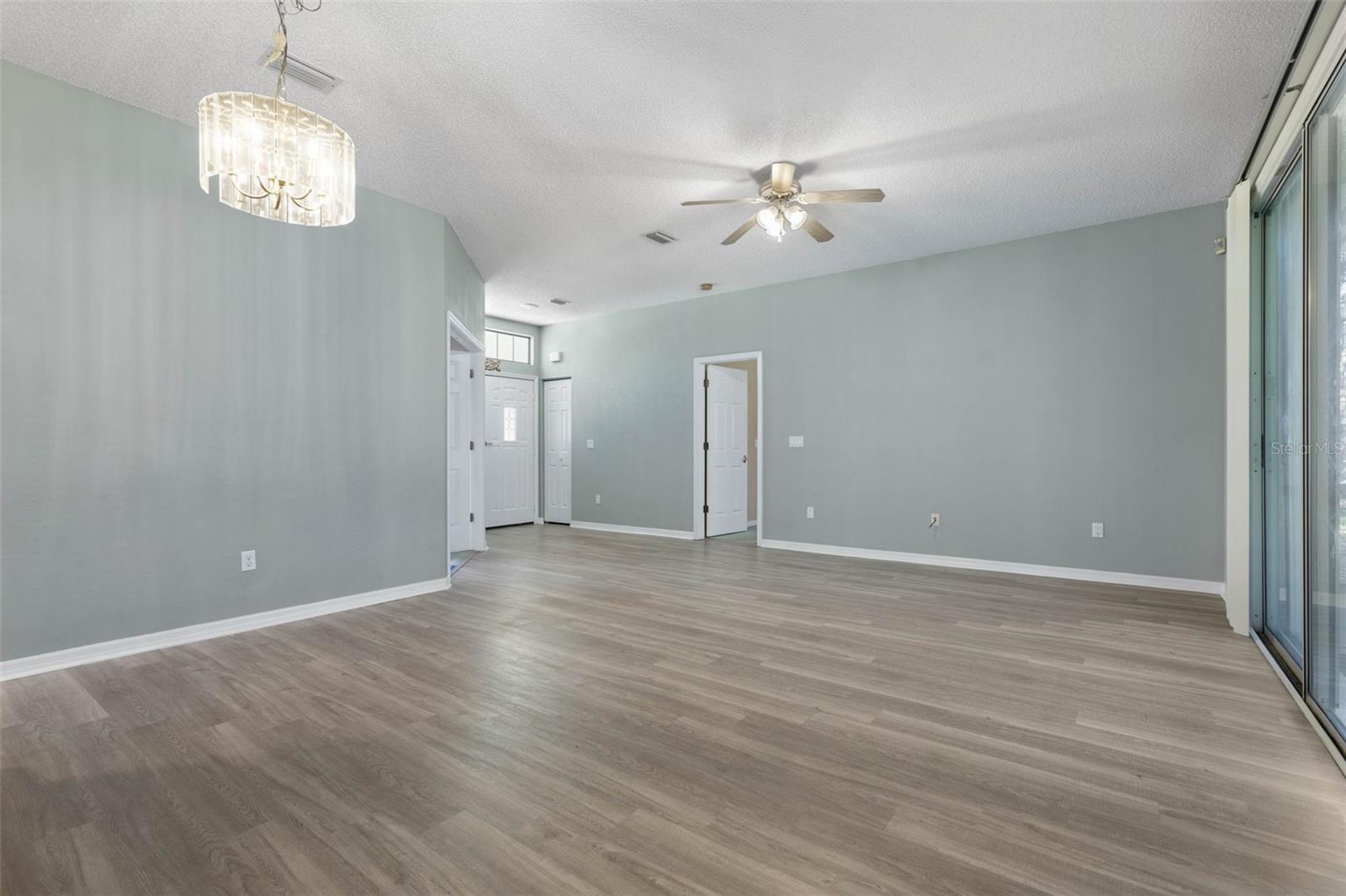 Image 9 of 51 For 8 Montauk Lane