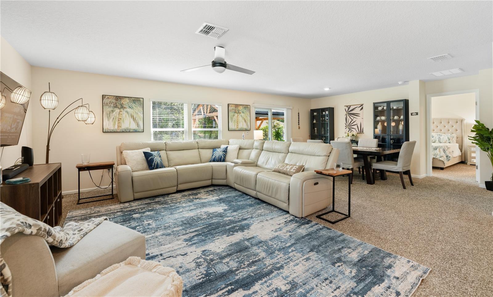 Image 14 of 46 For 98 Raemoor Drive