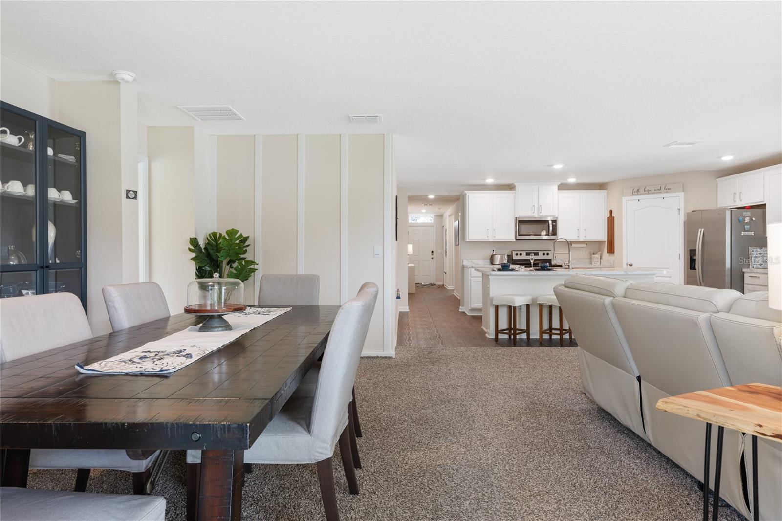 Image 18 of 46 For 98 Raemoor Drive