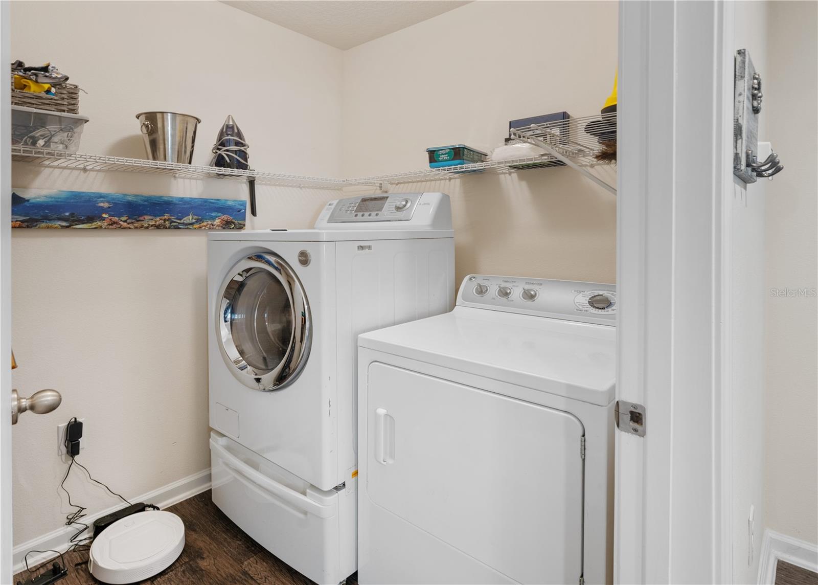 Image 20 of 46 For 98 Raemoor Drive