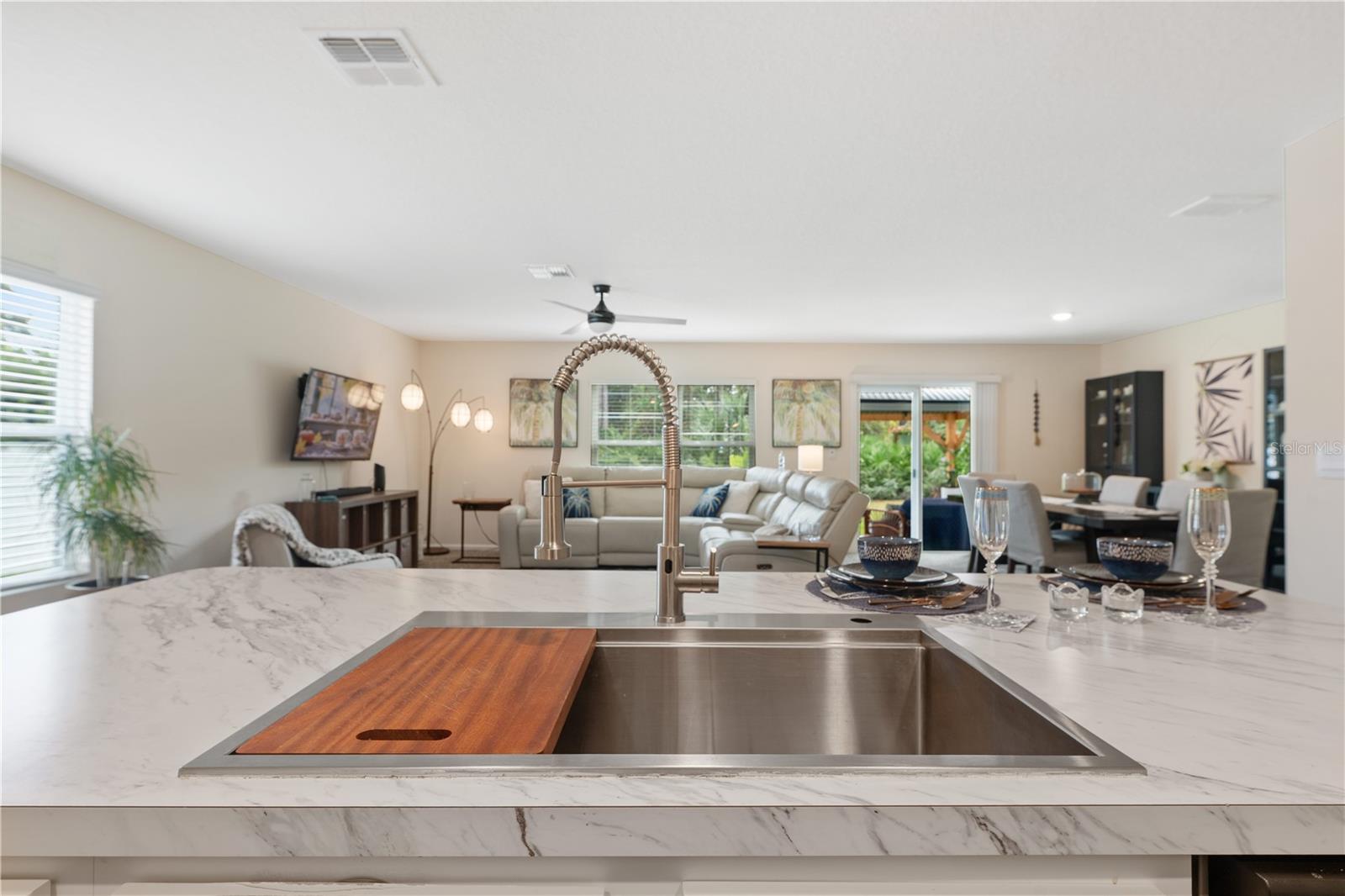 Image 22 of 46 For 98 Raemoor Drive