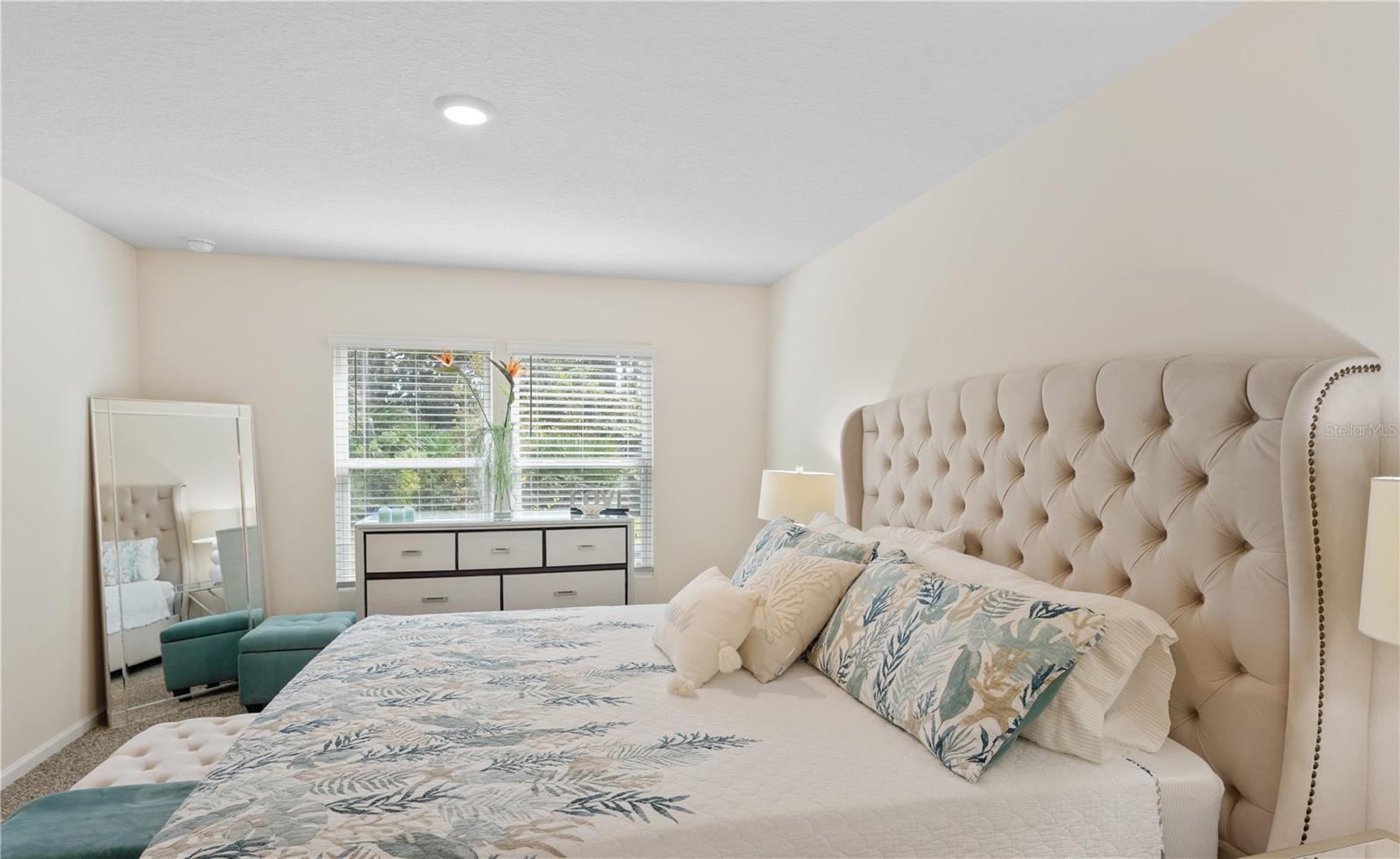 Image 30 of 46 For 98 Raemoor Drive