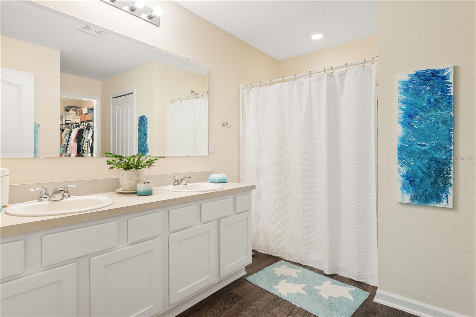 Image 31 of 46 For 98 Raemoor Drive