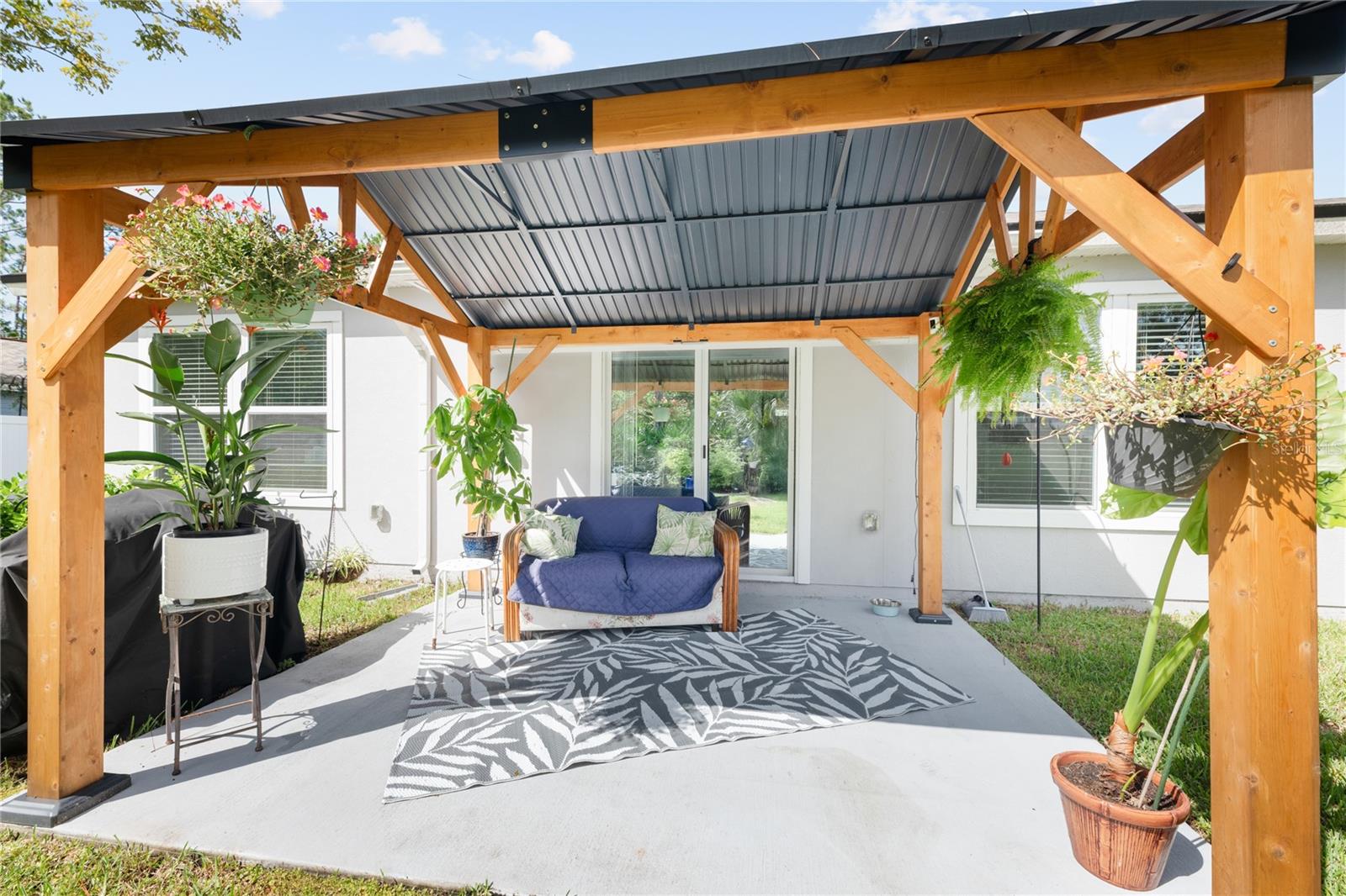 Image 4 of 46 For 98 Raemoor Drive