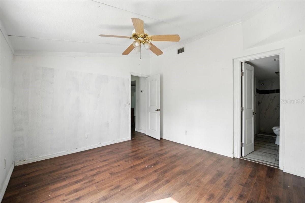 Image 10 of 35 For 1056 Peach Street