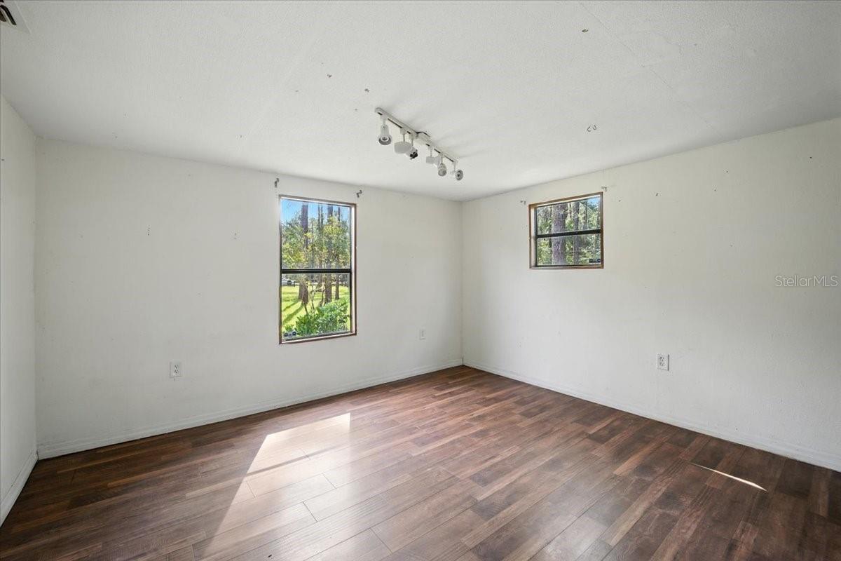 Image 12 of 35 For 1056 Peach Street