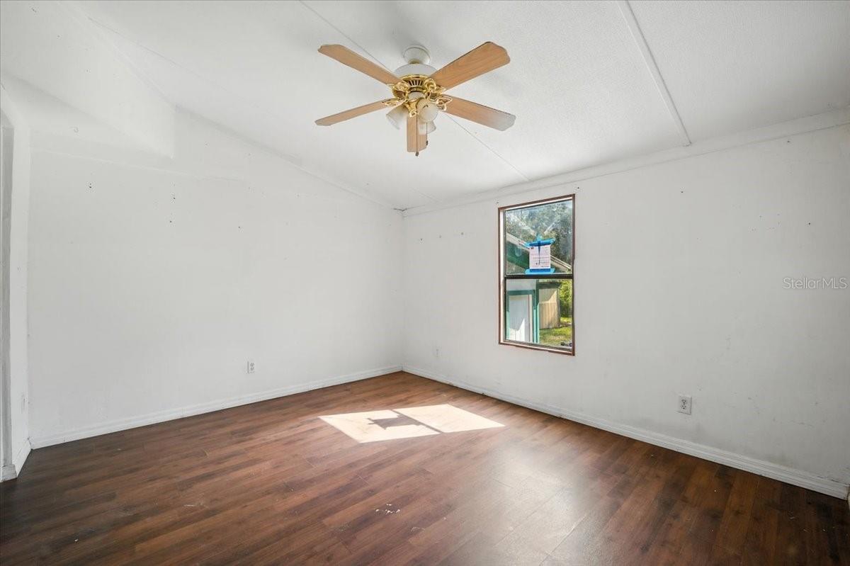 Image 13 of 35 For 1056 Peach Street