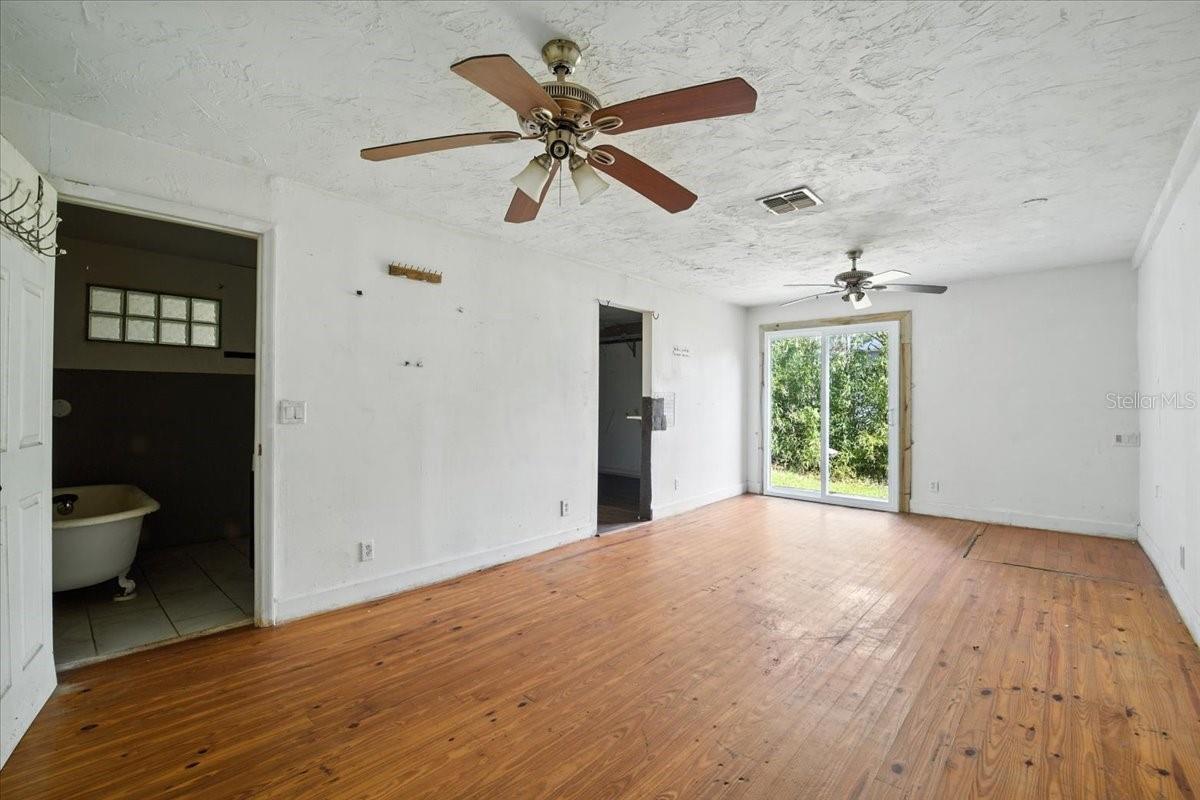 Image 6 of 35 For 1056 Peach Street