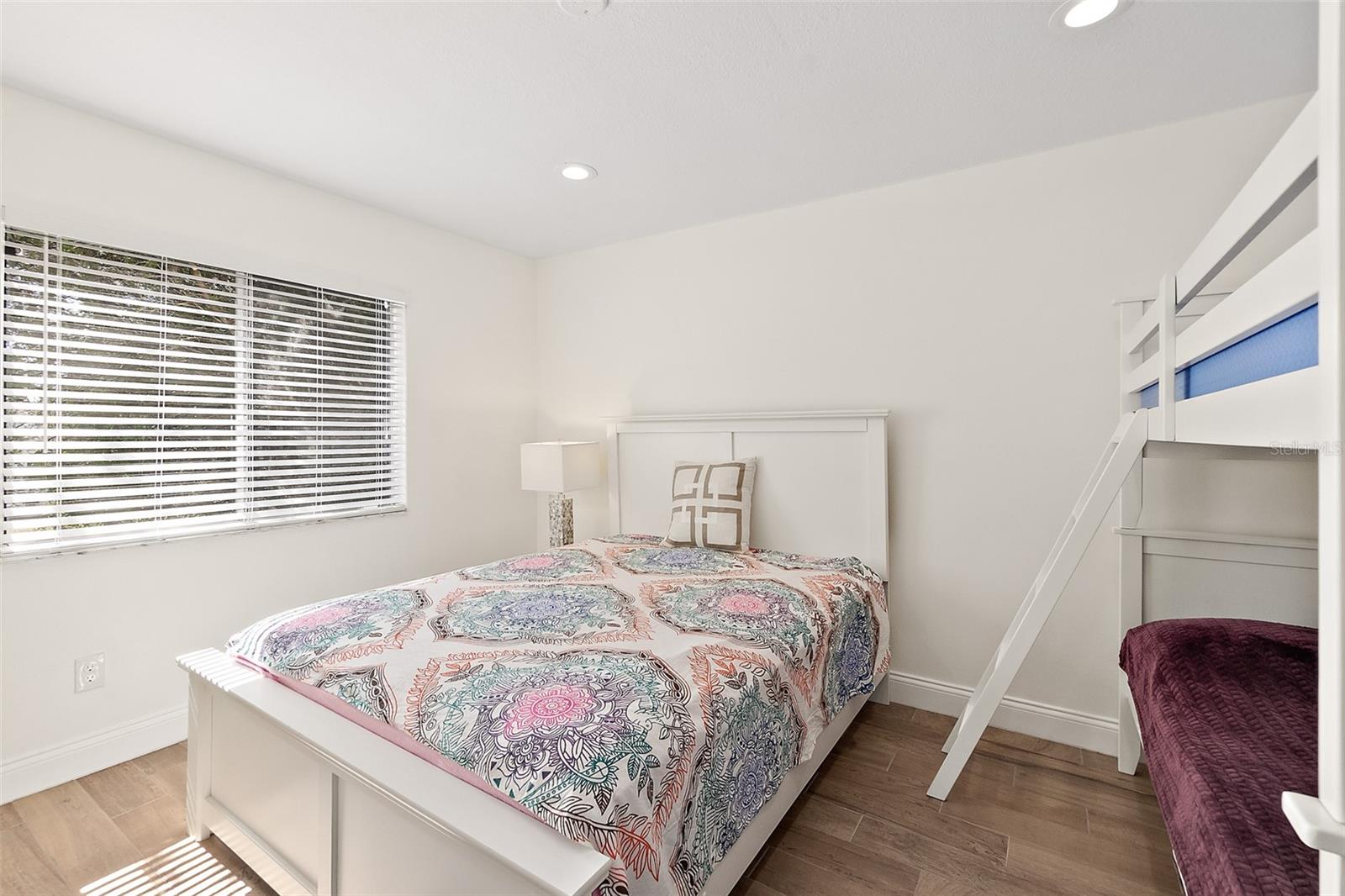 Image 38 of 64 For 1575 Sunshine Tree Boulevard