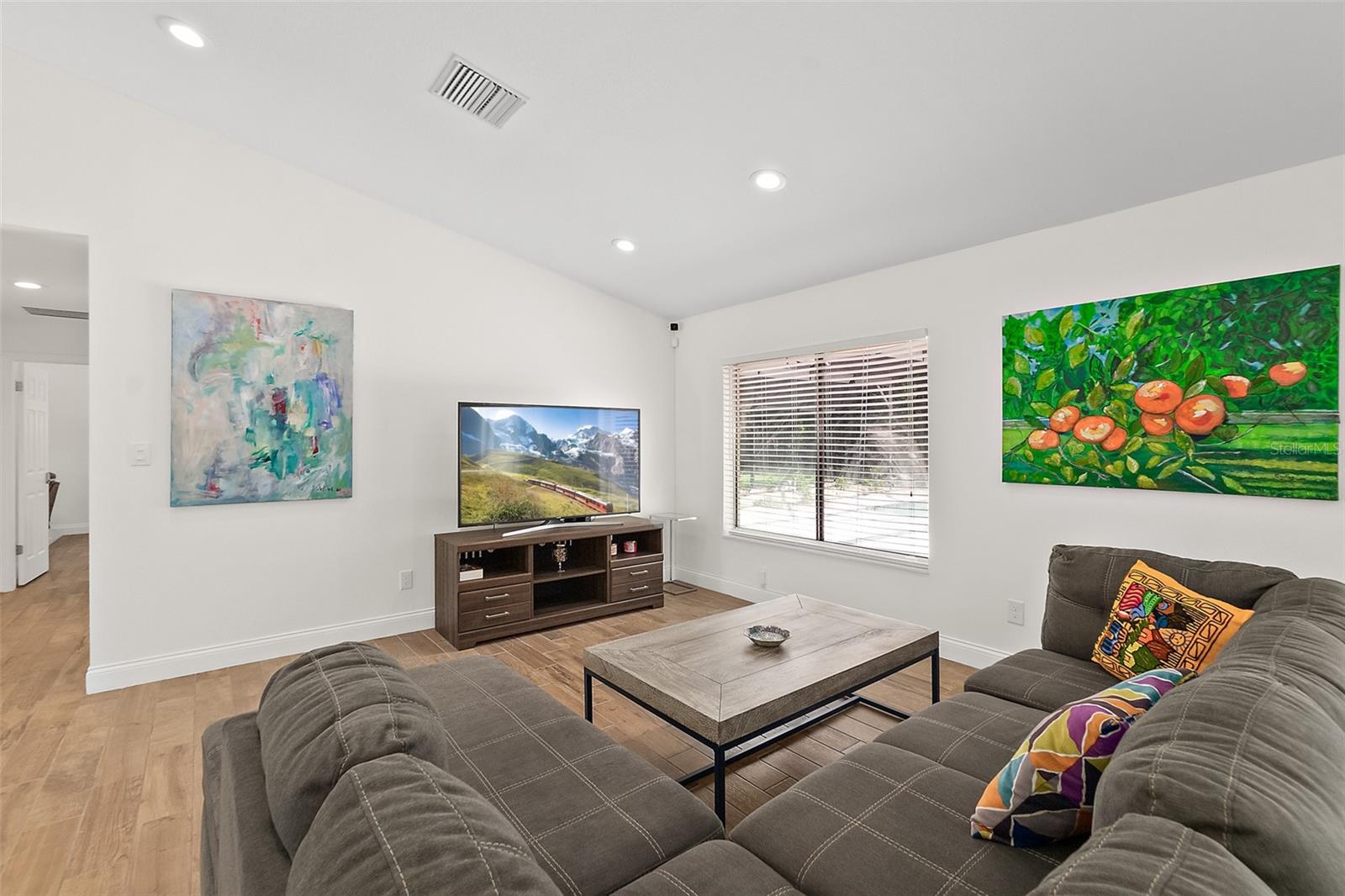 Image 8 of 64 For 1575 Sunshine Tree Boulevard