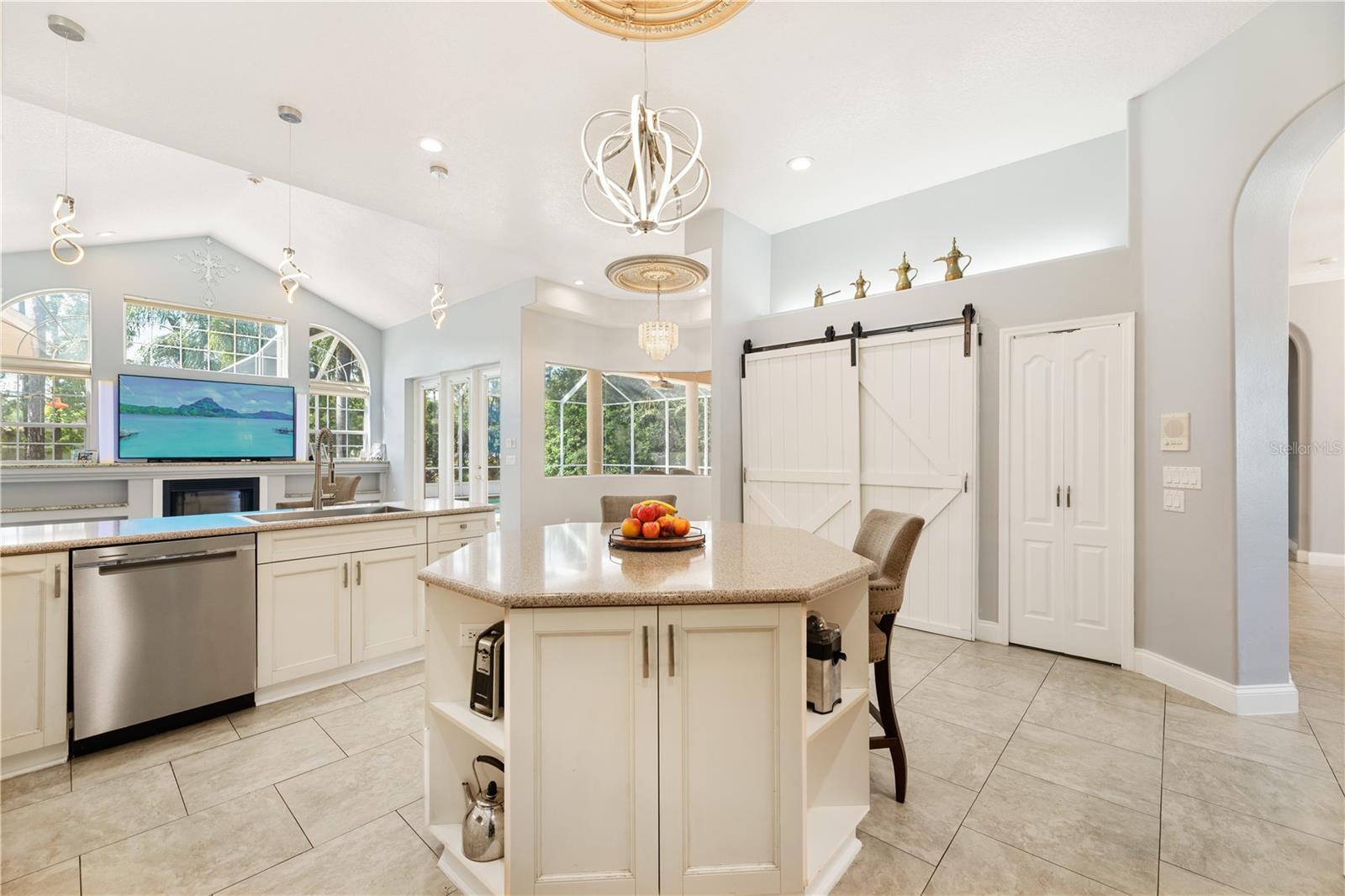 Image 17 of 53 For 82 Emerson Drive