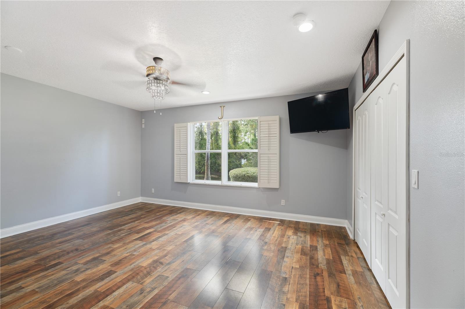 Image 41 of 53 For 82 Emerson Drive