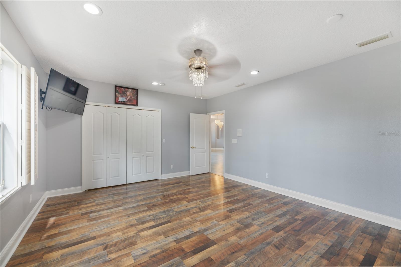 Image 42 of 53 For 82 Emerson Drive