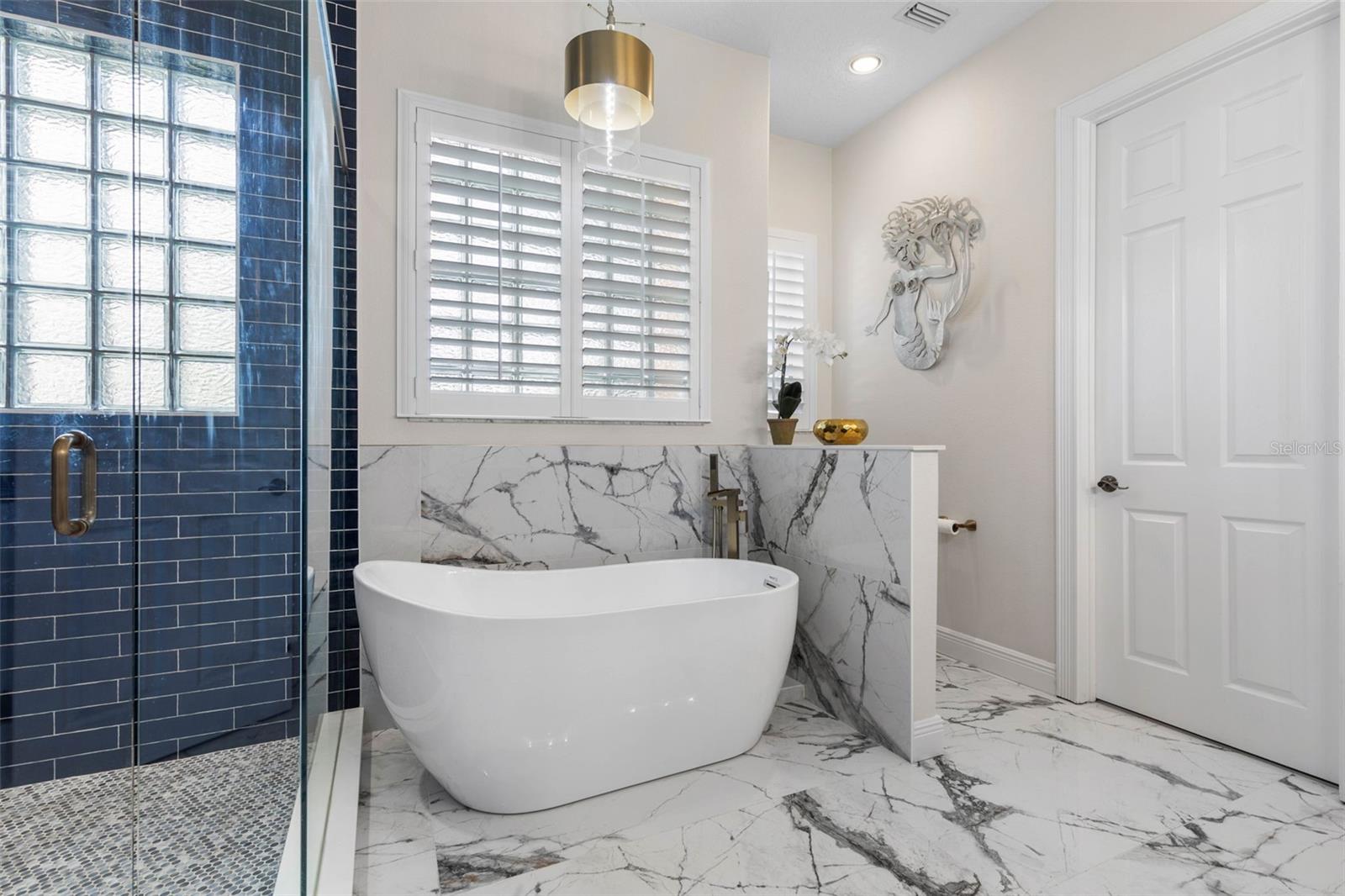 Image 36 of 88 For 72 Lagare Street