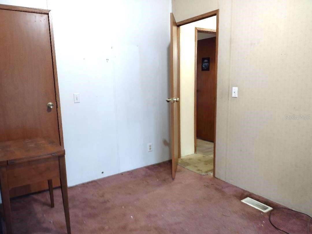 Image 15 of 28 For 5952 Elm Avenue